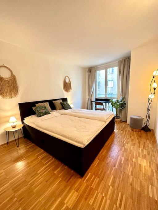 3-Room Vienna Centrale Suite Bagian luar foto