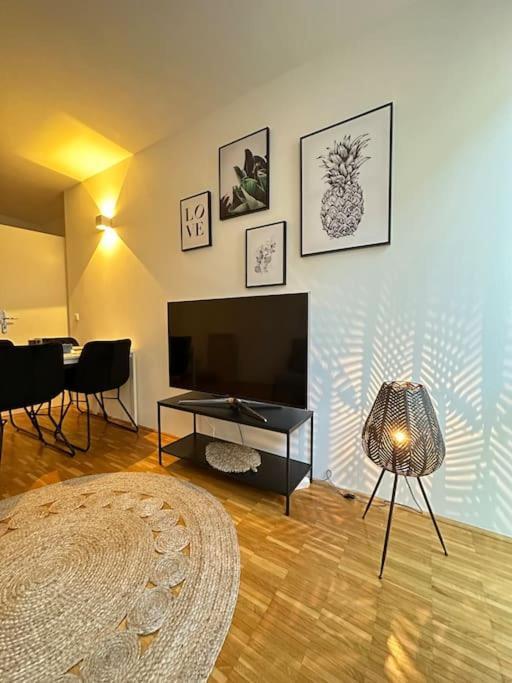 3-Room Vienna Centrale Suite Bagian luar foto